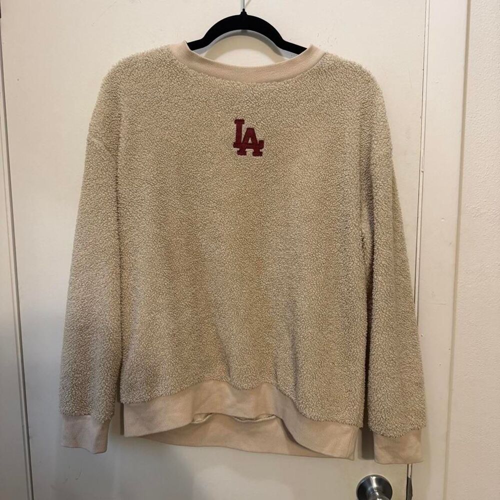 Dodger Women's Cream and Tan Sweatshirt